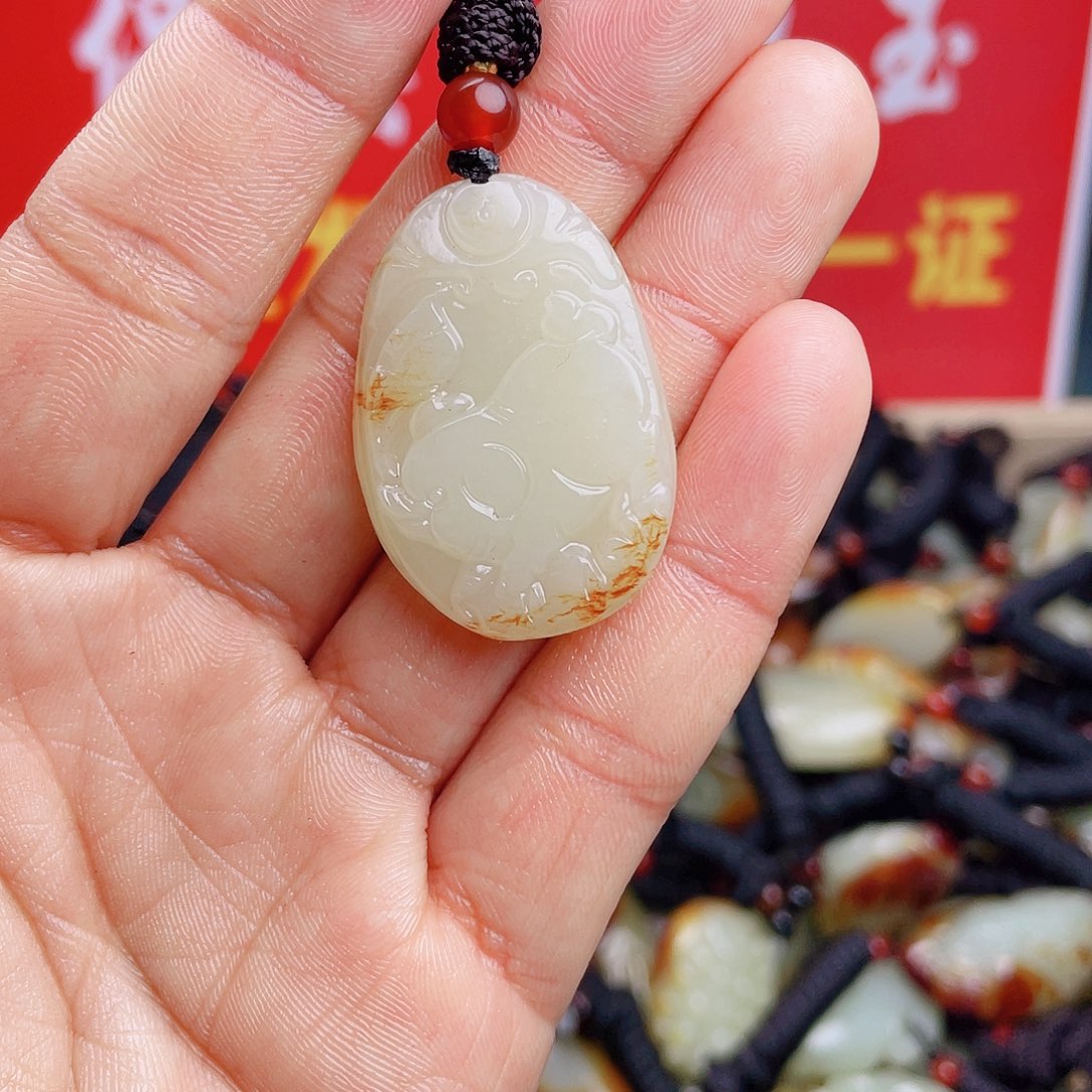 和田玉颈饰未镶嵌