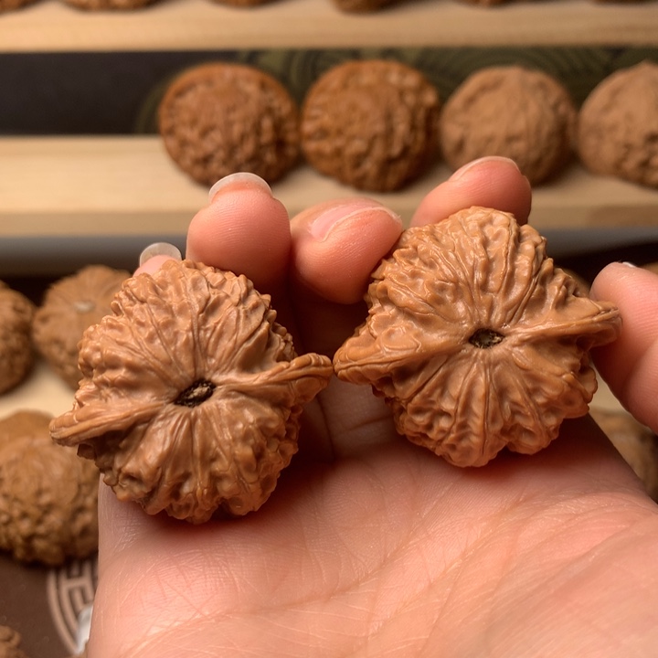 文玩核桃吊坠福****?血麒麟