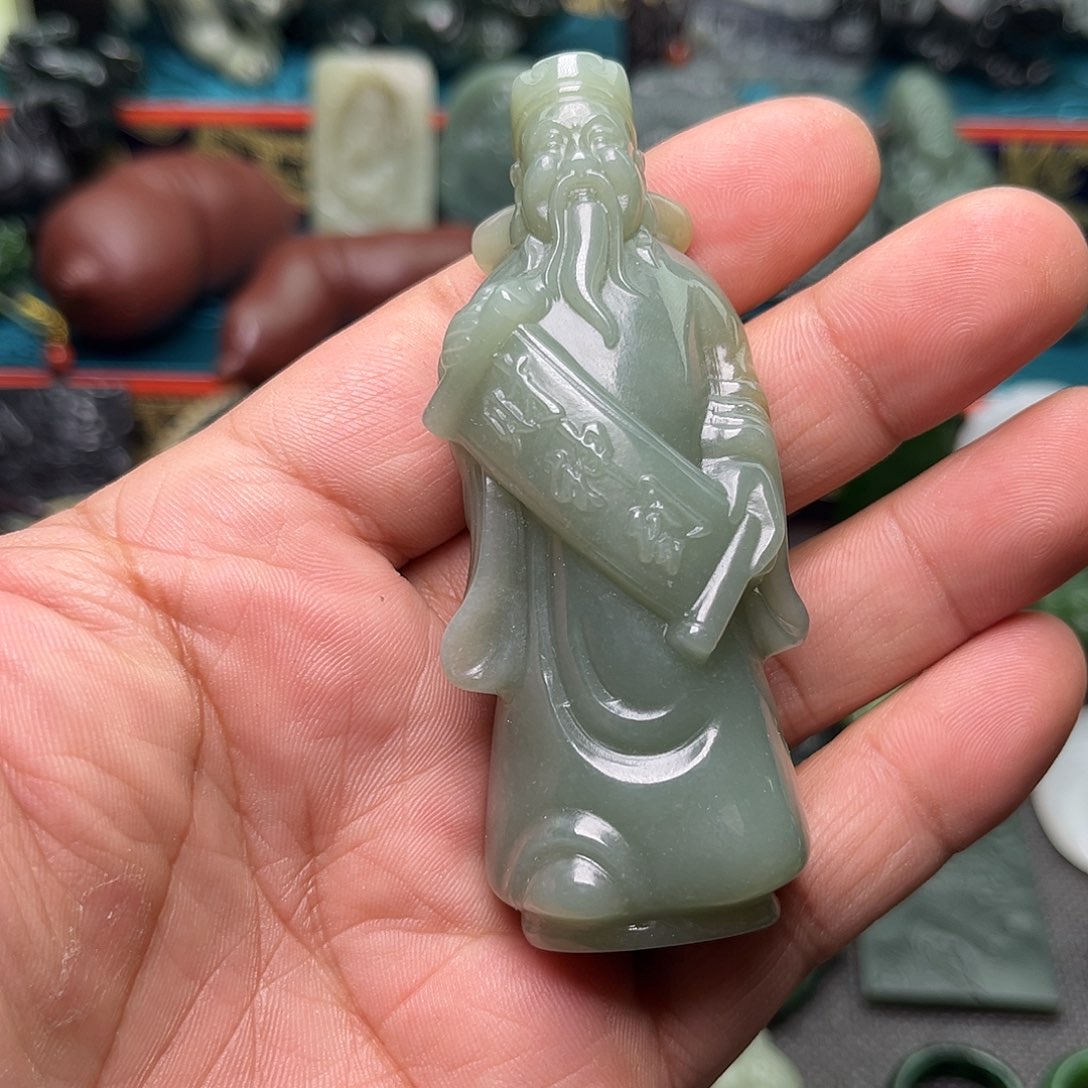 和田玉颈饰未镶嵌笛*