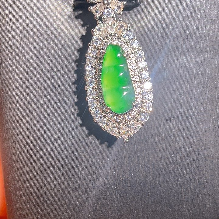 翡翠颈饰未镶嵌666666，