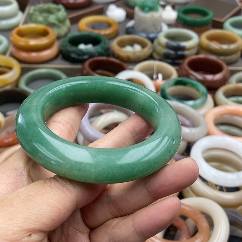 【闪购商品】石英质玉手镯59未镶嵌@*子