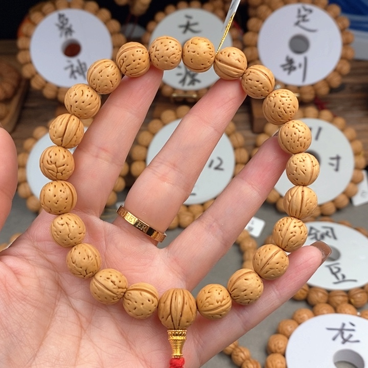 桃核手串金蝉子12A抛光板误差0.5