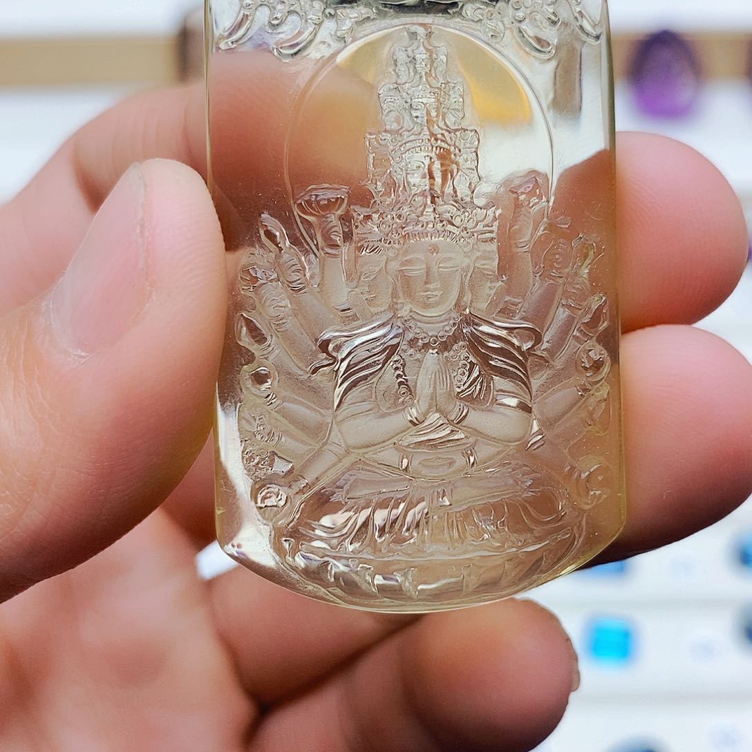 千手观音雕刻件未镶嵌水晶