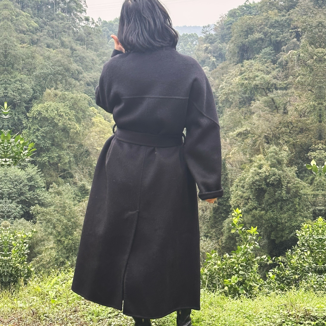 黑色羊毛大衣长款