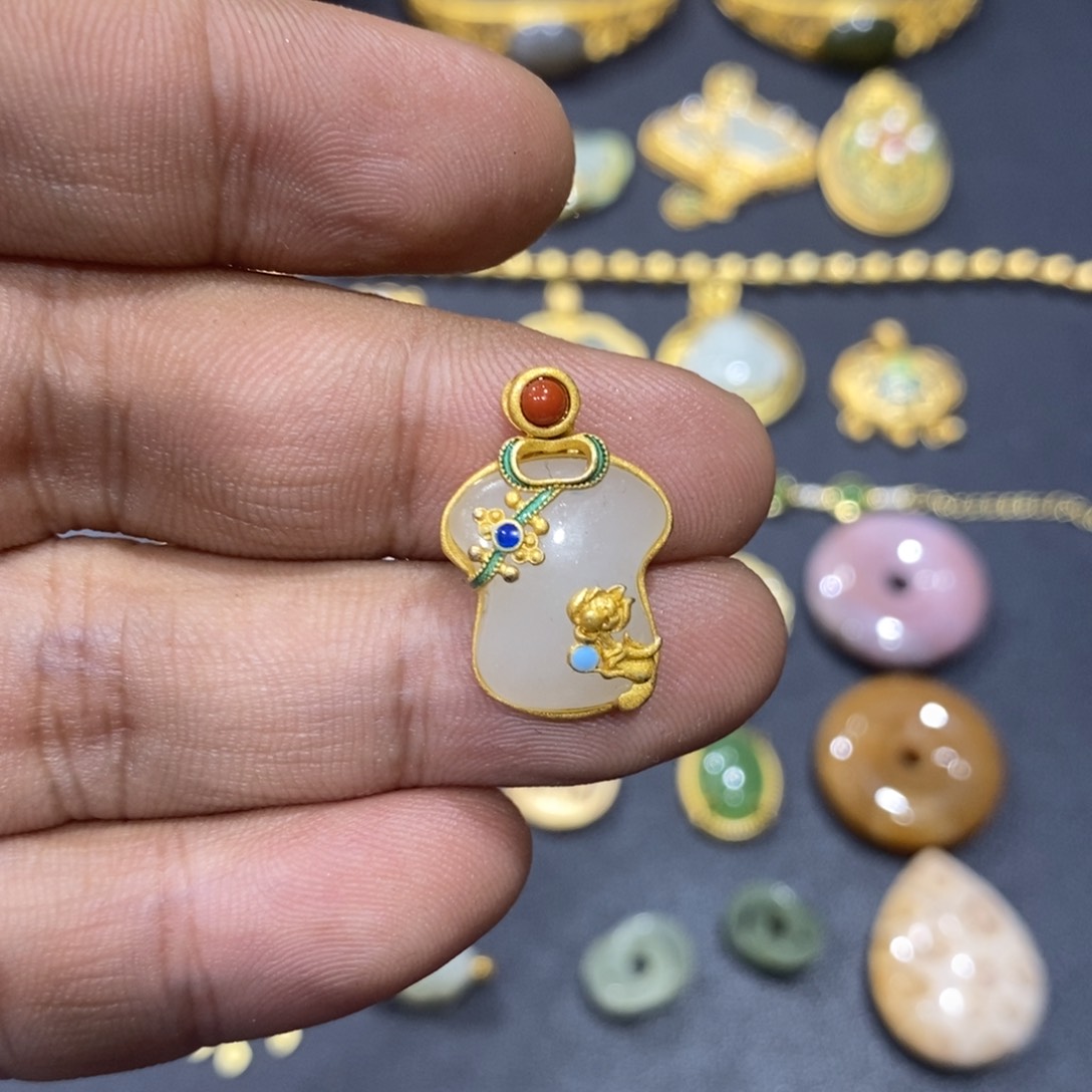 和田玉颈饰银S925镀金镶嵌