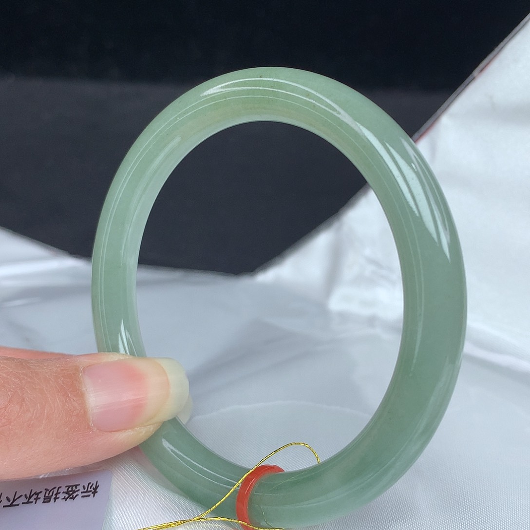 翡翠手镯未镶嵌55圈3969