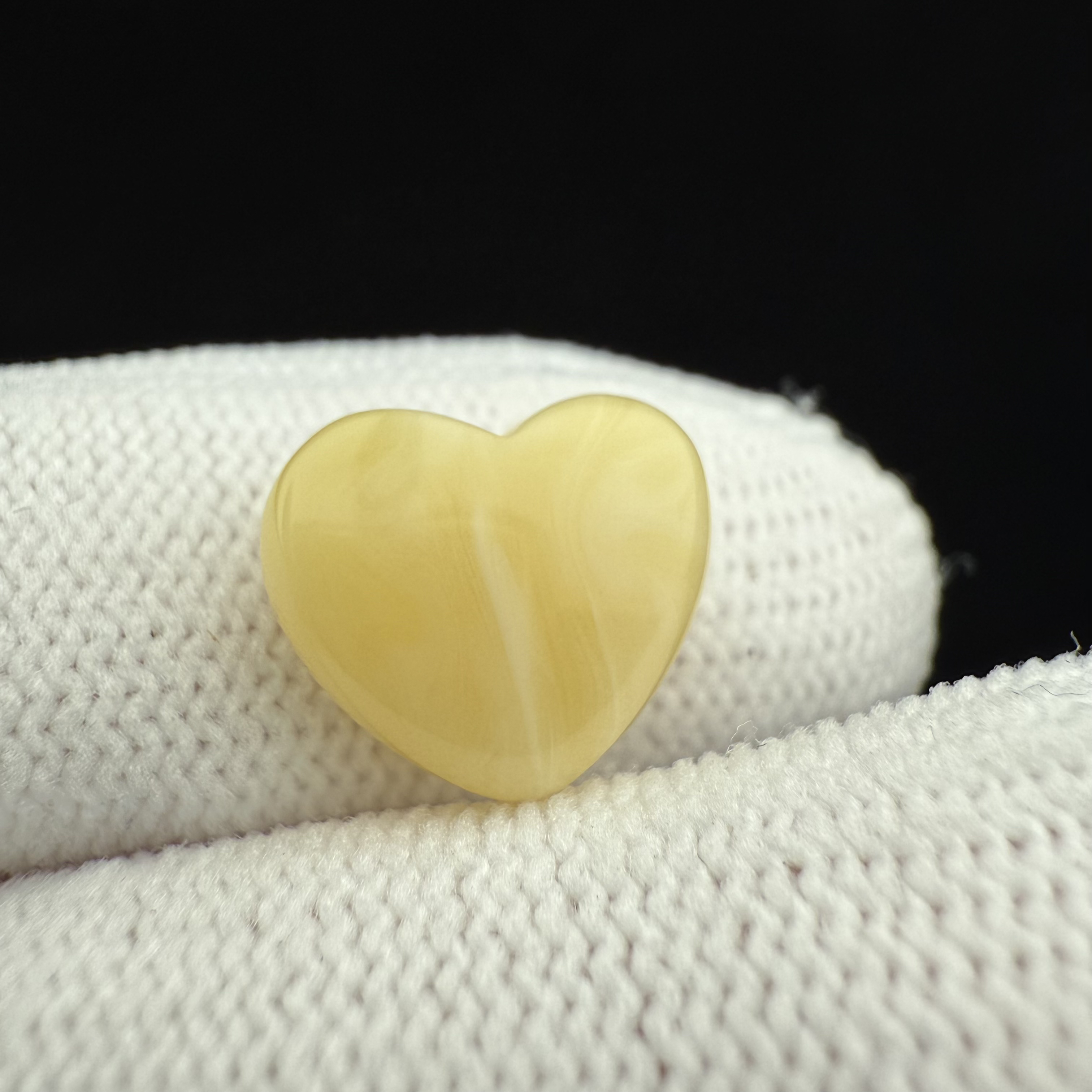 J1182天然原矿俄料蜜蜡12*10*6mm支持复检