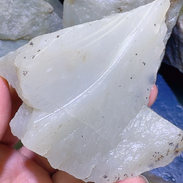 和田玉未镶嵌珠宝半成品