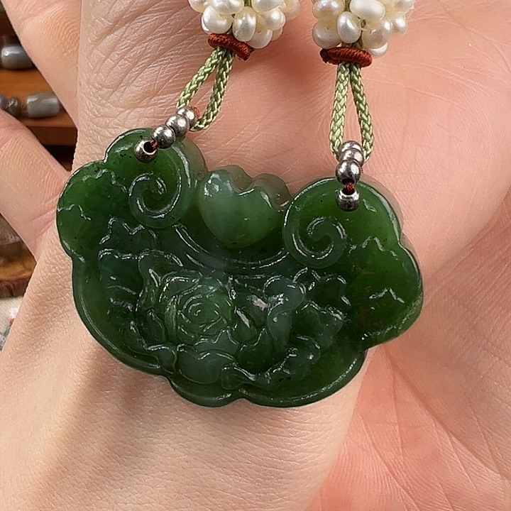 颈饰未镶嵌和田玉