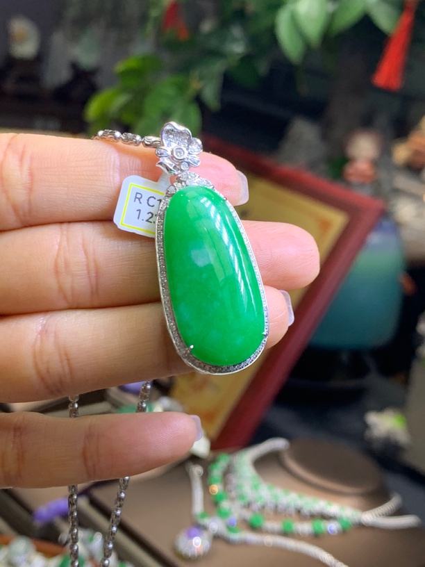 18k金镶嵌吊坠111