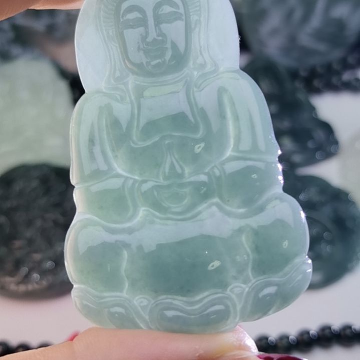 翡翠颈饰未镶嵌天然的A货翡翠多样性发货