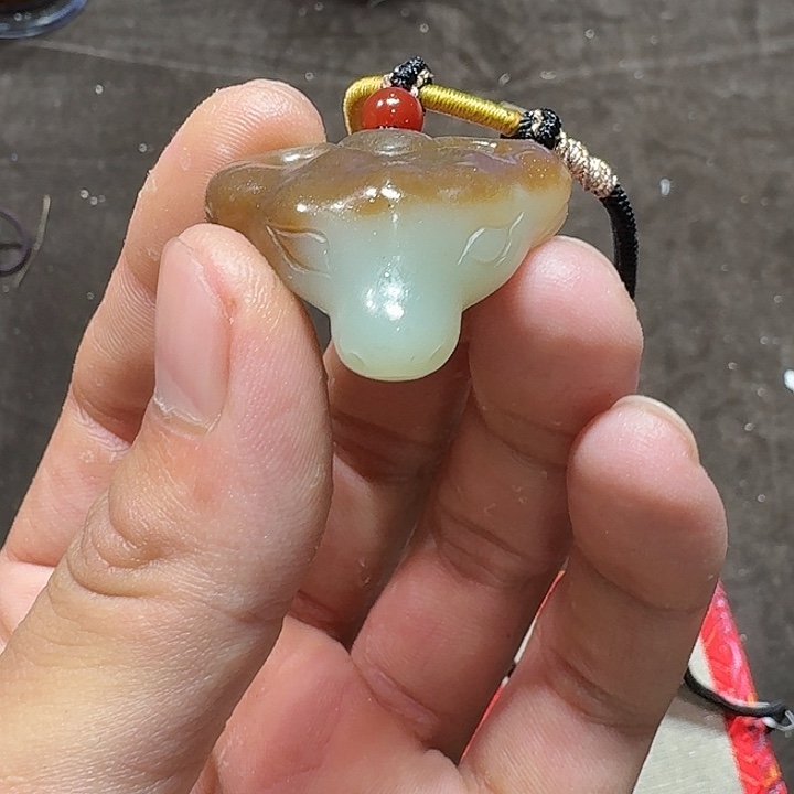 未镶嵌和田玉（糖玉）车挂