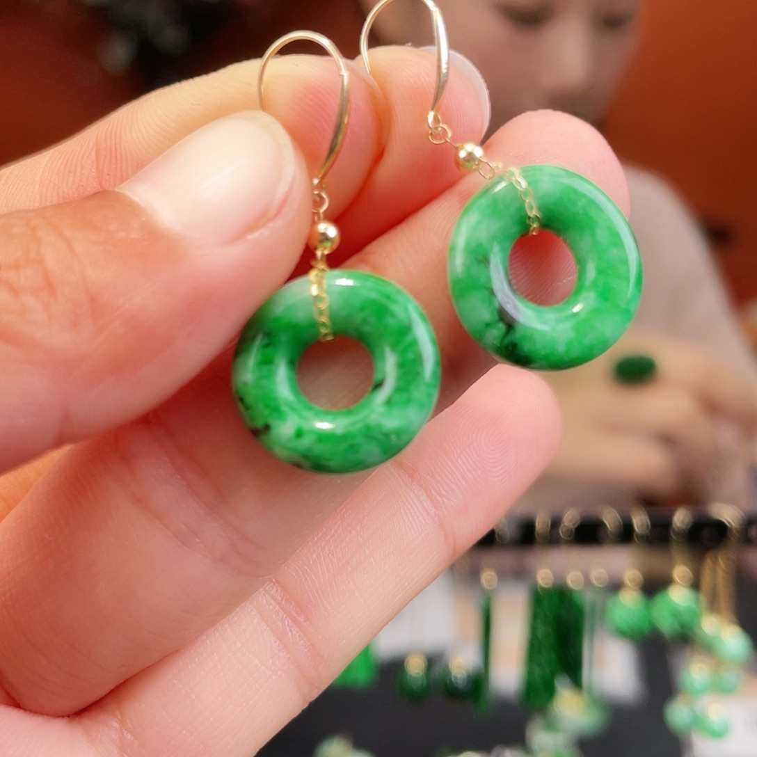 翡翠18K金镶嵌耳饰