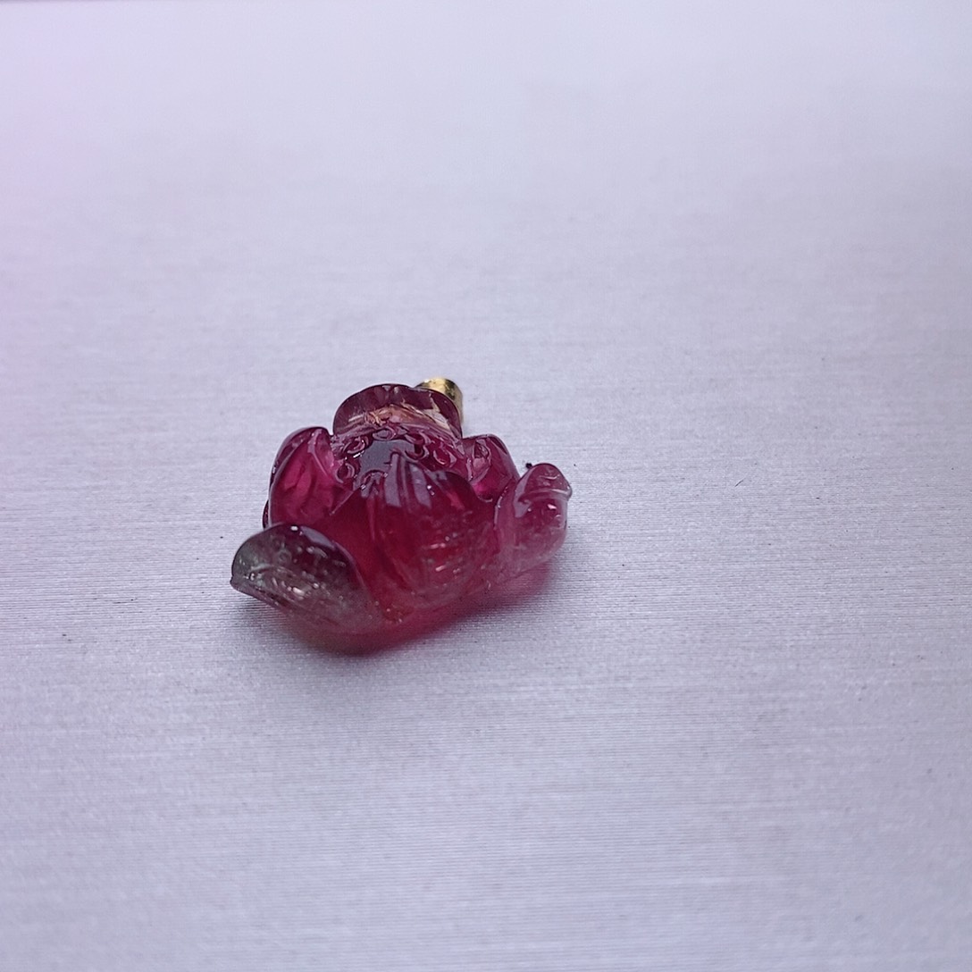 碧玺颈饰18K金镶嵌碧玺吊坠