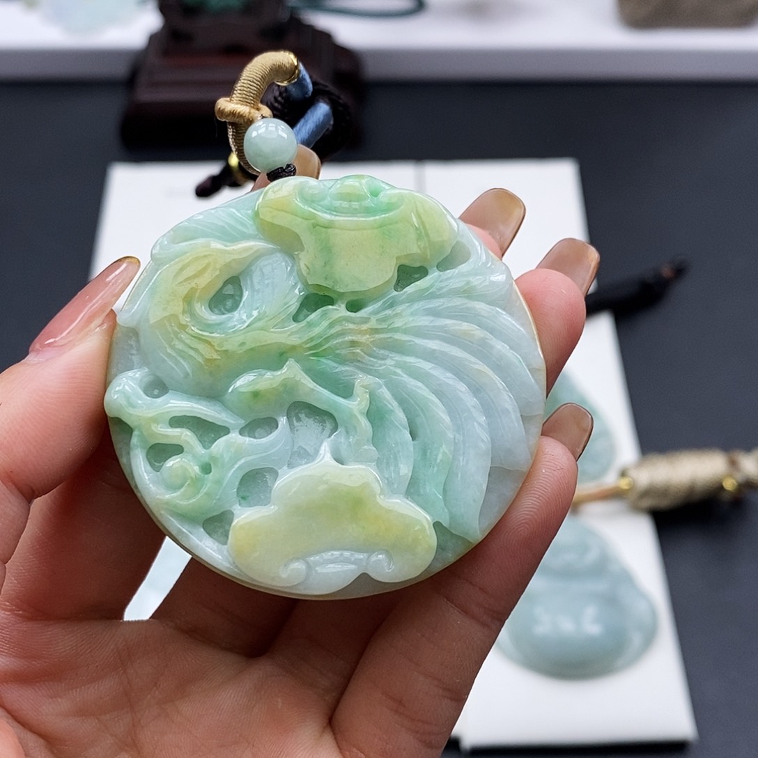 翡翠颈饰未镶嵌翡翠