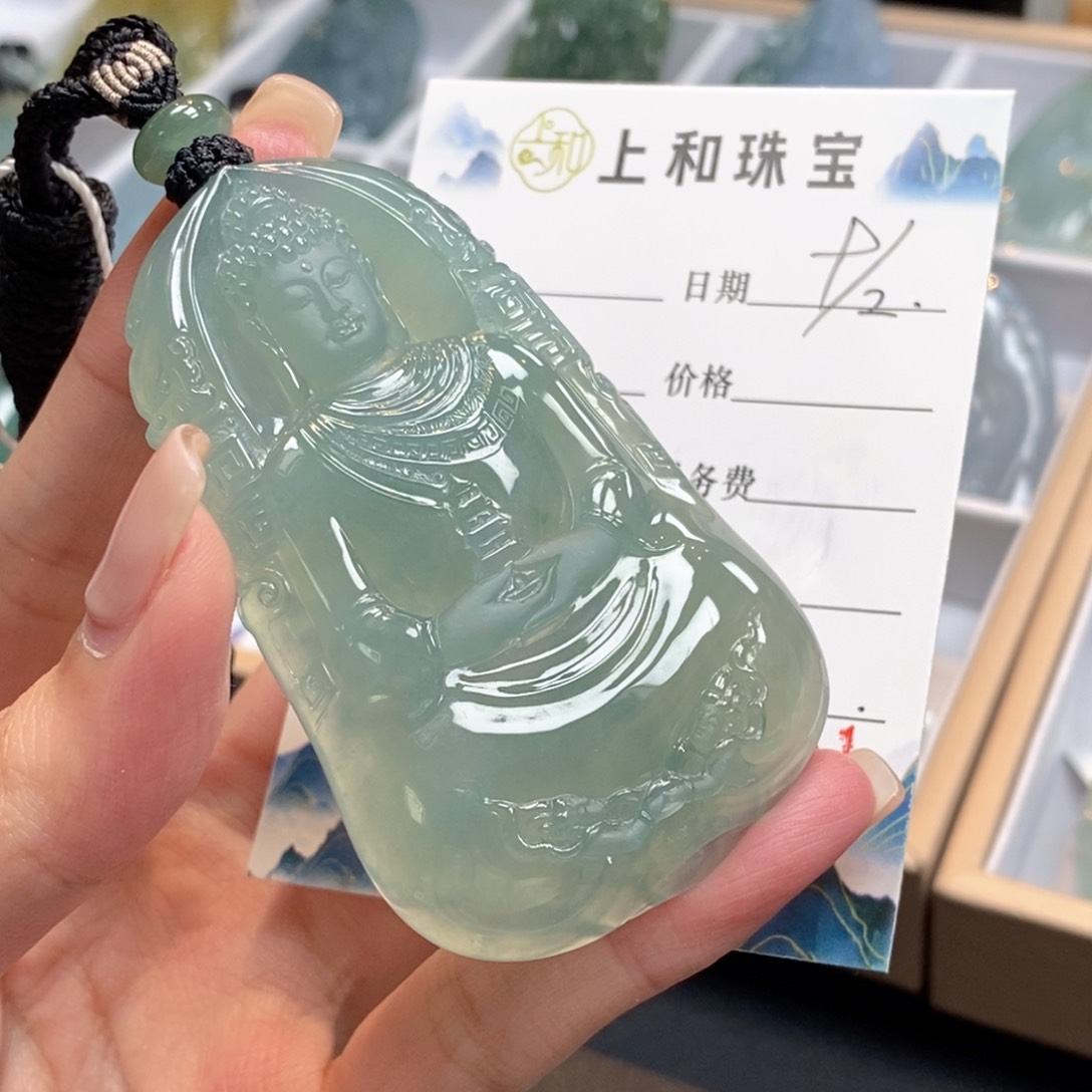 翡翠颈饰未镶嵌翡翠