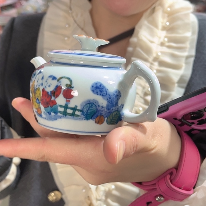 瓷片景德镇陶瓷茶壶。