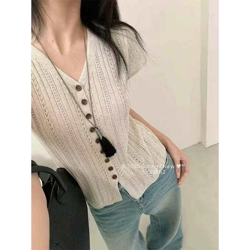 「莫妮卡」简约款~法式V领纯色镂空针织开衫短袖女上衣-2770