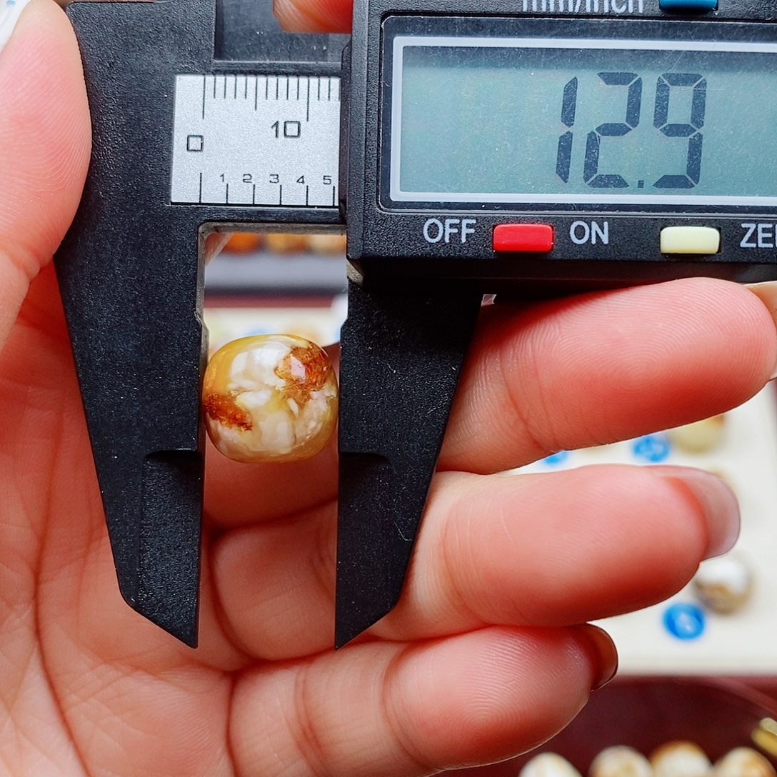 琥珀未镶嵌裸石蜜蜡