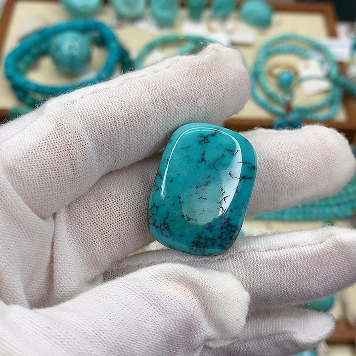 绿松石挂件未镶嵌玛****?