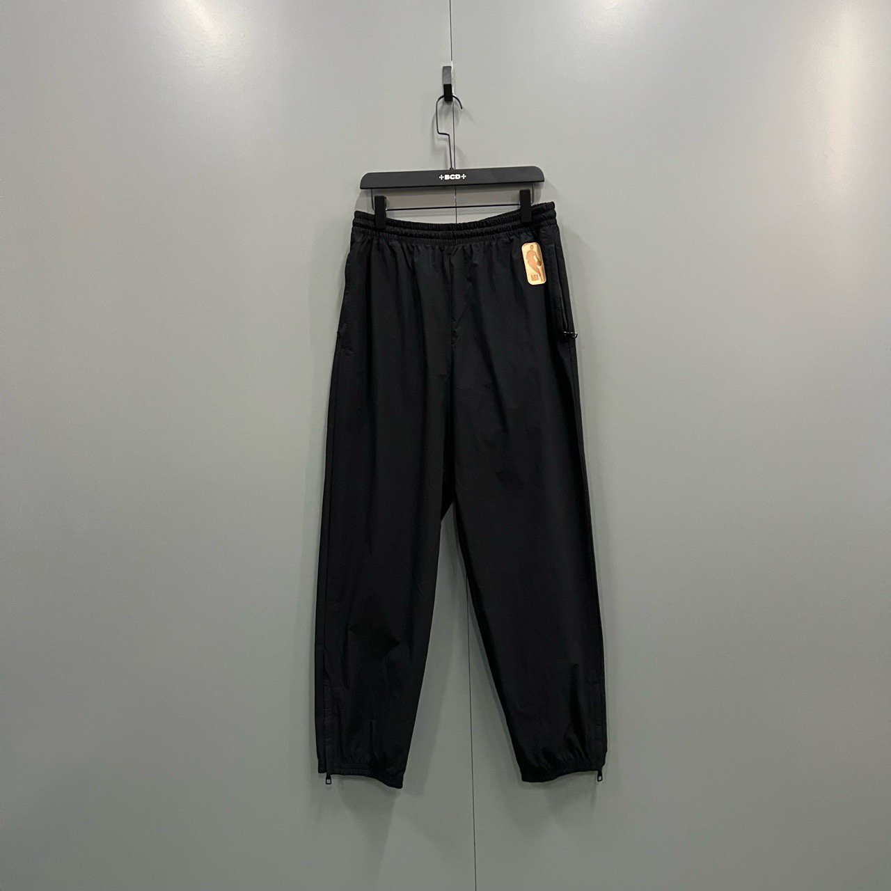 99新 LouisVuitton/路易威登 qq213黑色贴标logo运动裤 M码