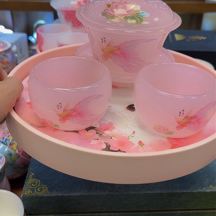 段泥茶杯吧啦吧啦的说了