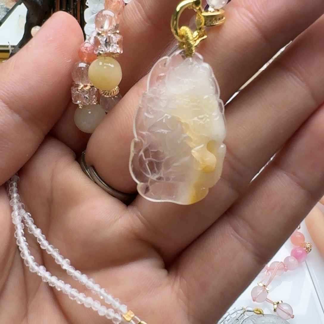 合金颈饰水晶兔毛九尾