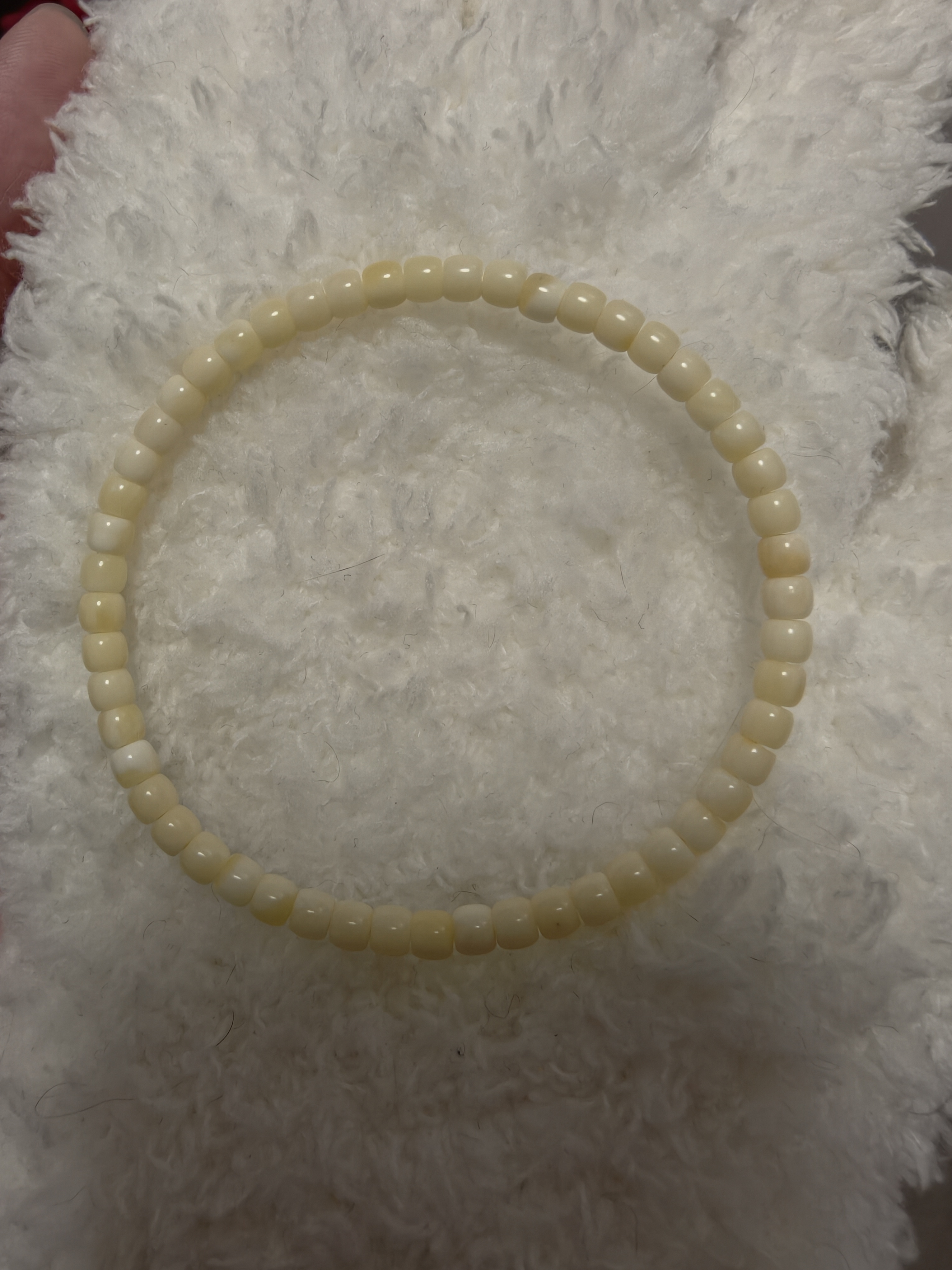 精工蜜蜡手串约4mm，多样性发其一
