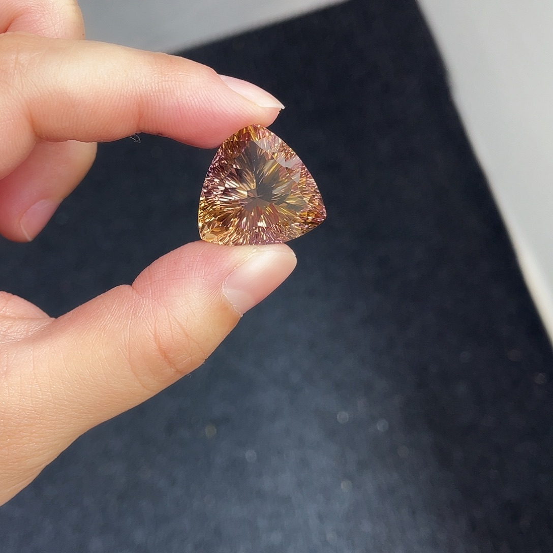 紫晶裸石未镶嵌38.1ct紫黄晶