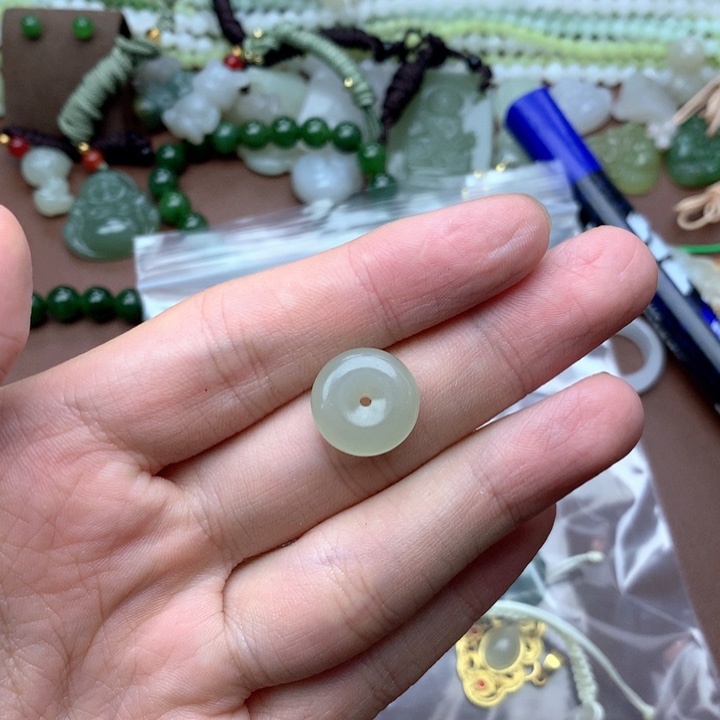 喵***爱未镶嵌手镯和田玉
