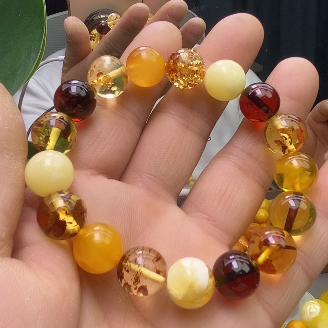 蜜蜡未镶嵌珠宝奇石