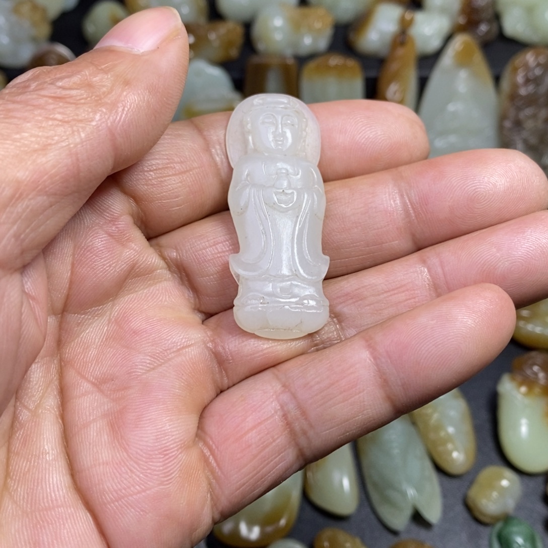 和田玉未镶嵌颈饰