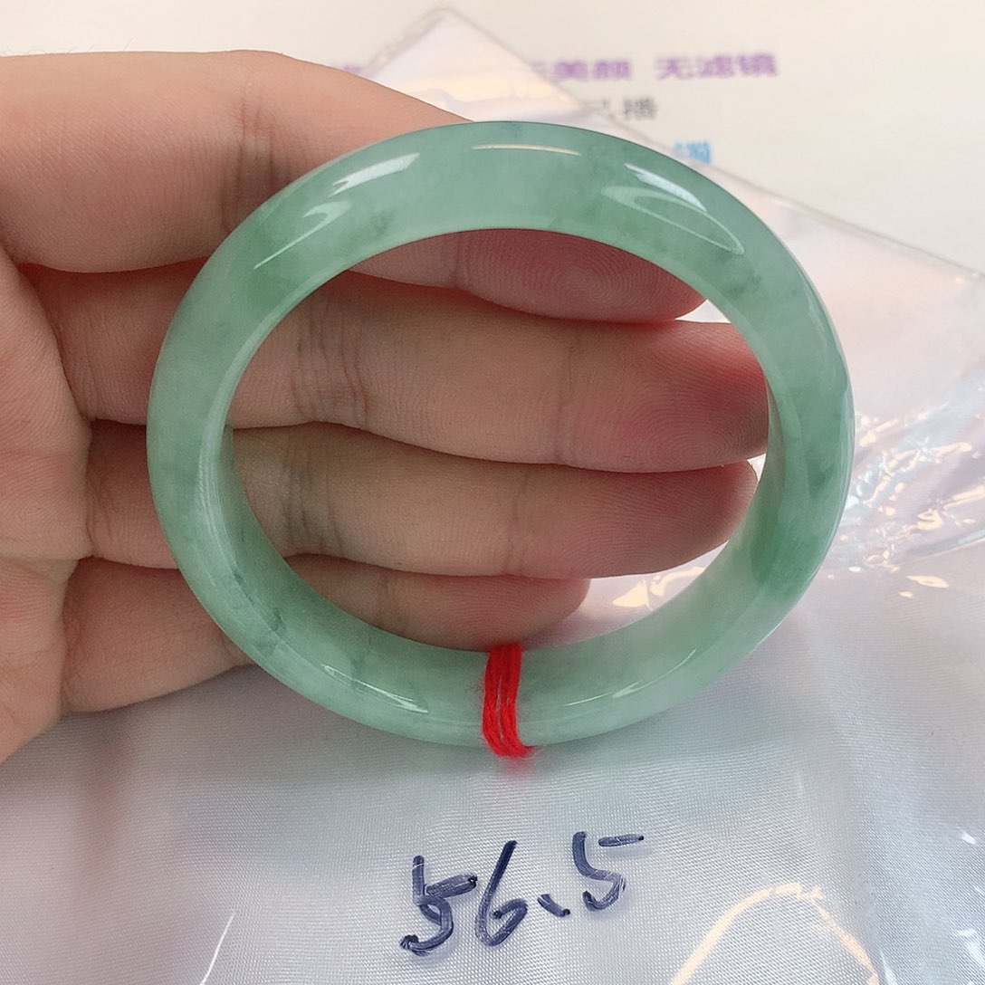 翡翠手镯未镶嵌292号