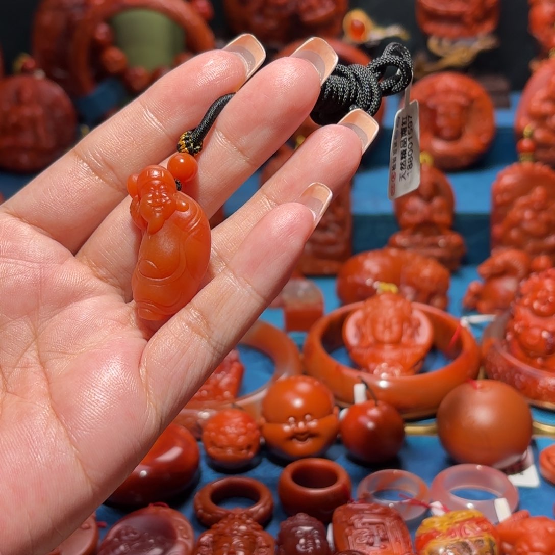 未镶嵌雕刻南红玛瑙