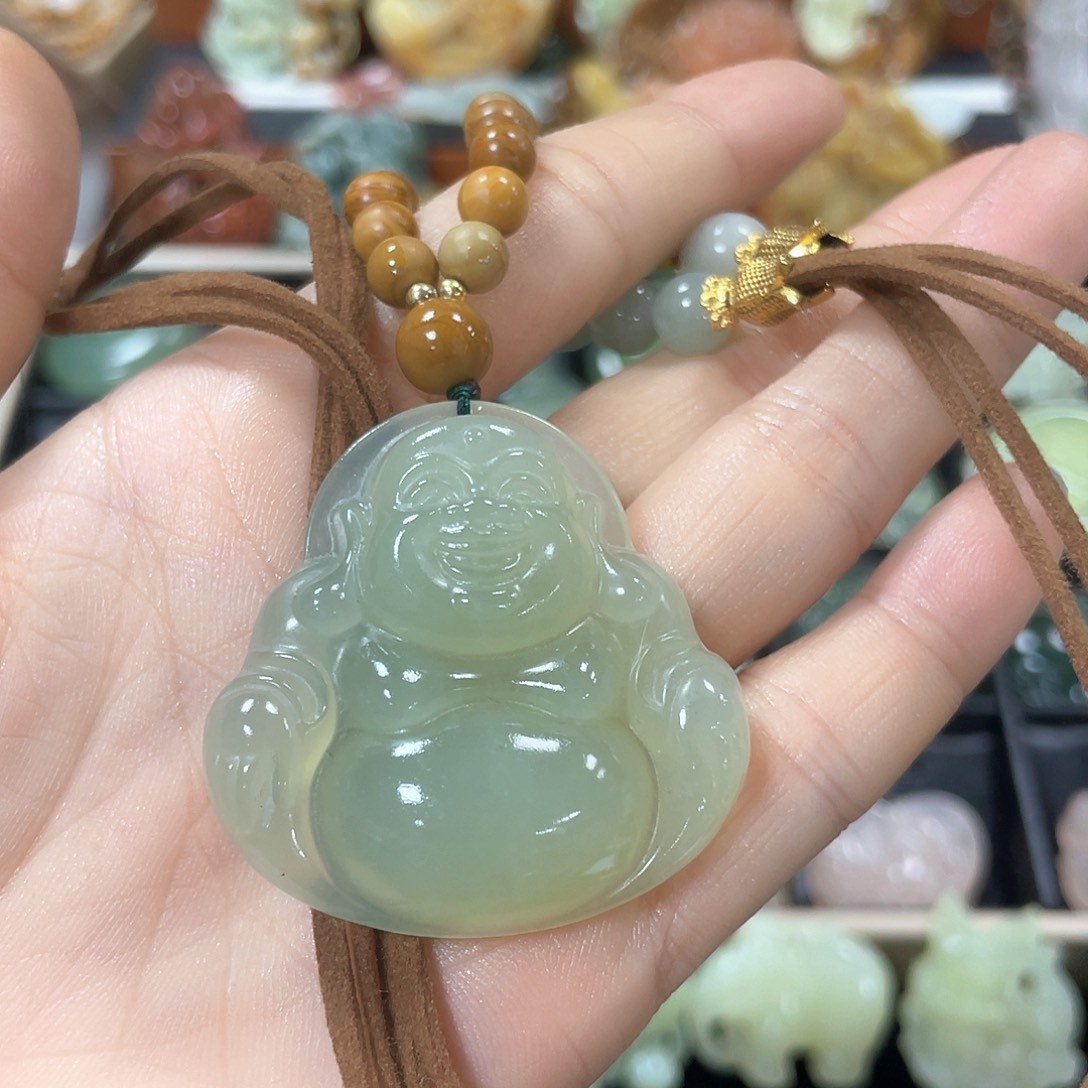 蛇纹石玉颈饰未镶嵌