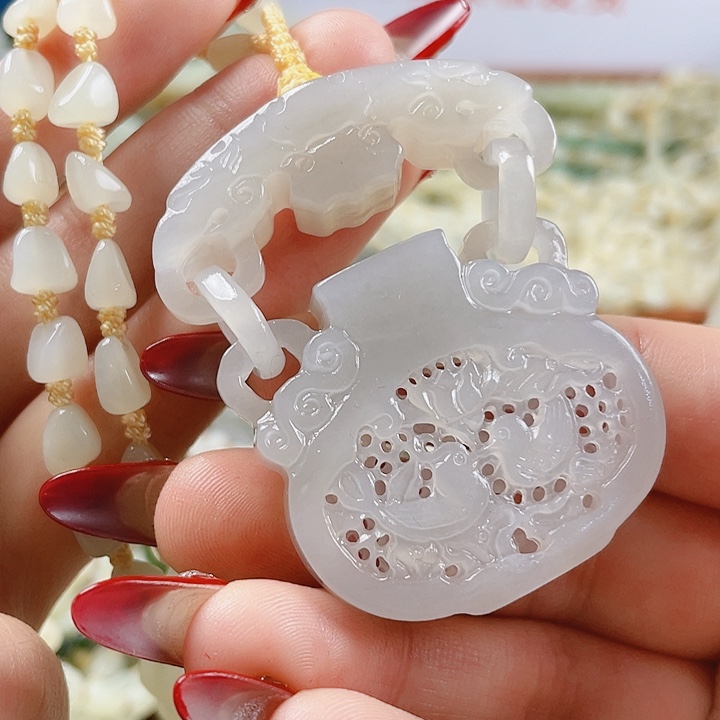 未镶嵌和田玉挂件