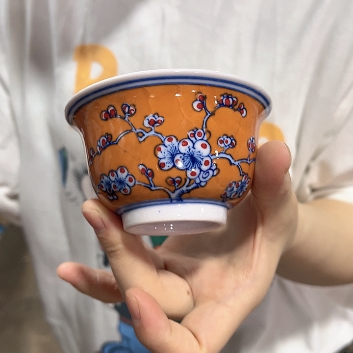 瓷片////景德镇陶瓷杯子。红。
