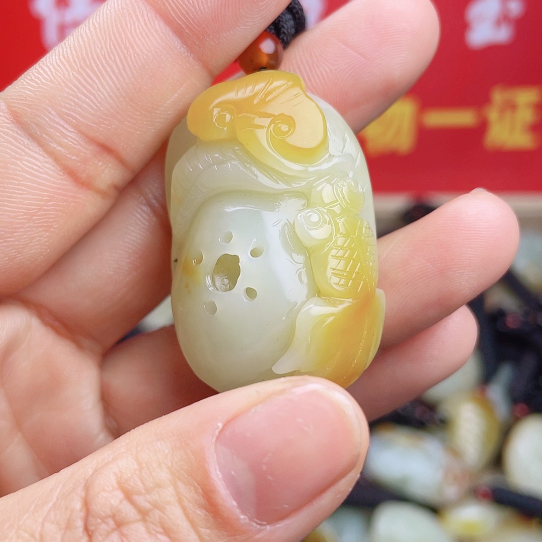 和田玉颈饰未镶嵌