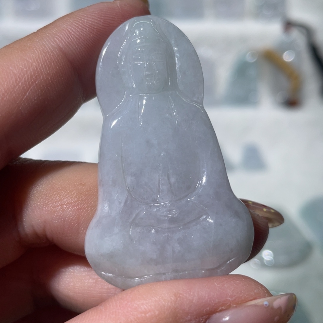 翡翠未镶嵌颈饰观音