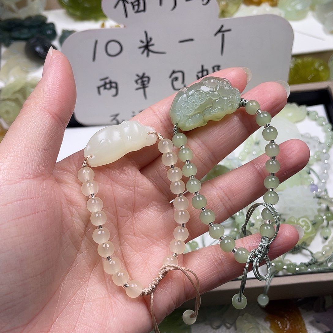 蛇纹石玉未镶嵌颈饰
