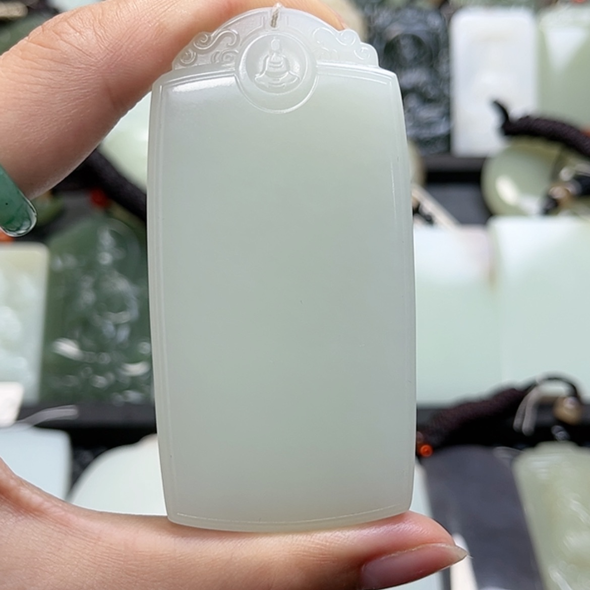 【闪购商品】颈饰未镶嵌和田玉邹****司