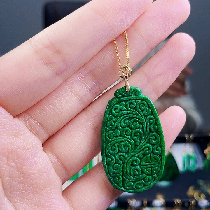 翡翠颈饰18K金镶嵌饰品