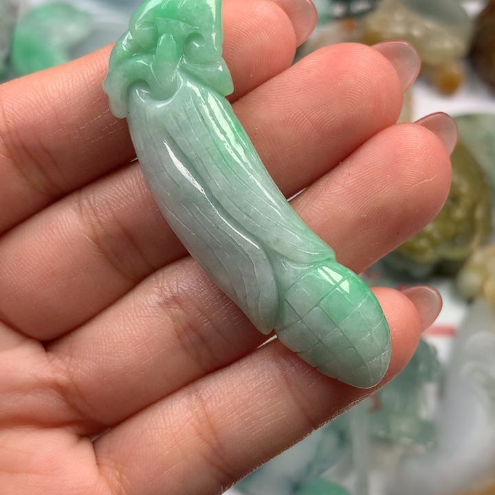 翡翠未镶嵌颈饰翡翠
