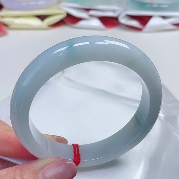 翡翠手镯未镶嵌缅甸翡翠