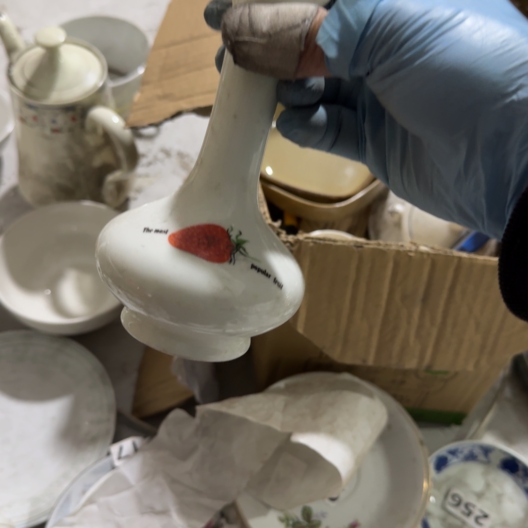 老***”茶盏他也不会在外面住呢还是我