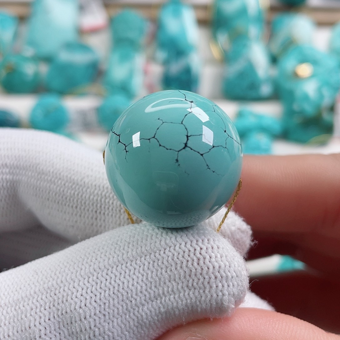 绿松石颈饰未镶嵌