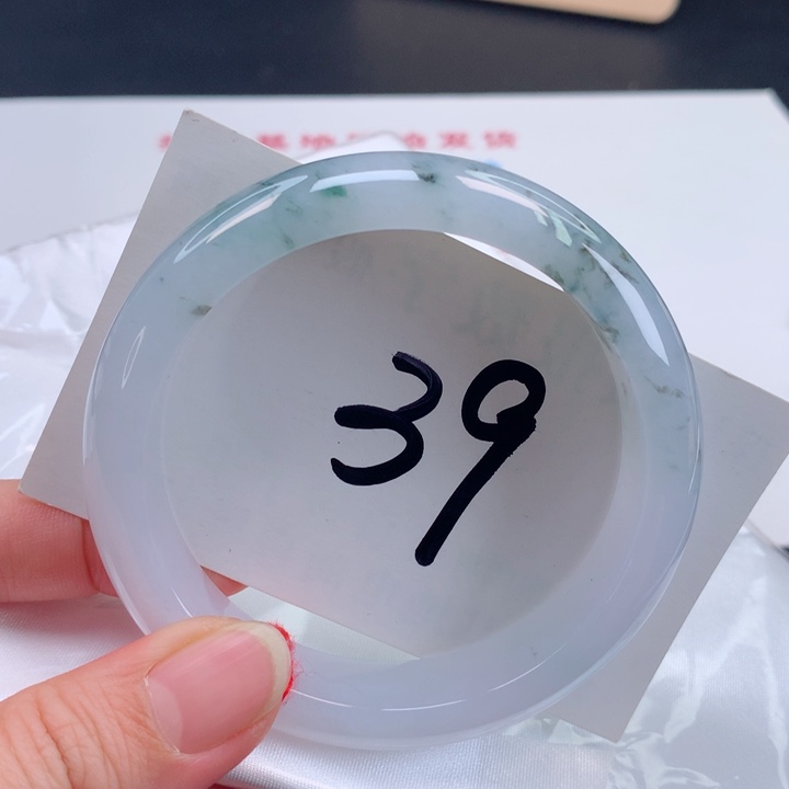 翡翠手镯未镶嵌正