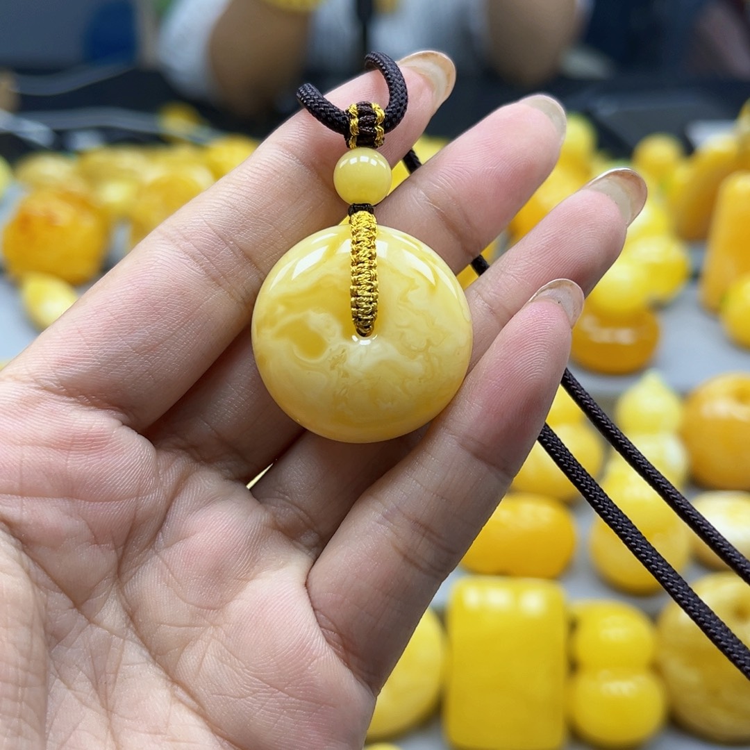 蜜蜡未镶嵌珠宝奇石