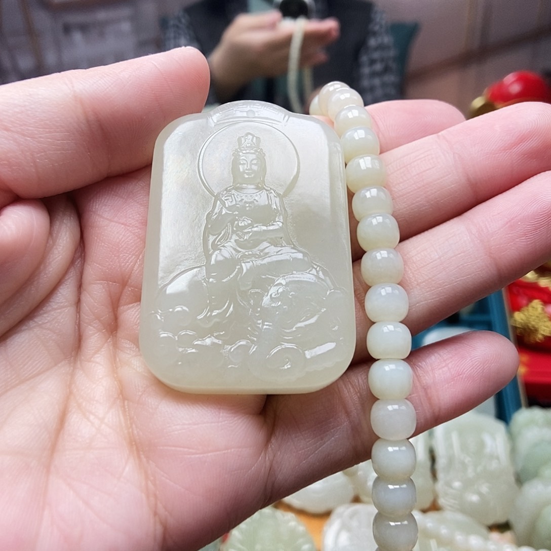 和田玉颈饰未镶嵌天**上