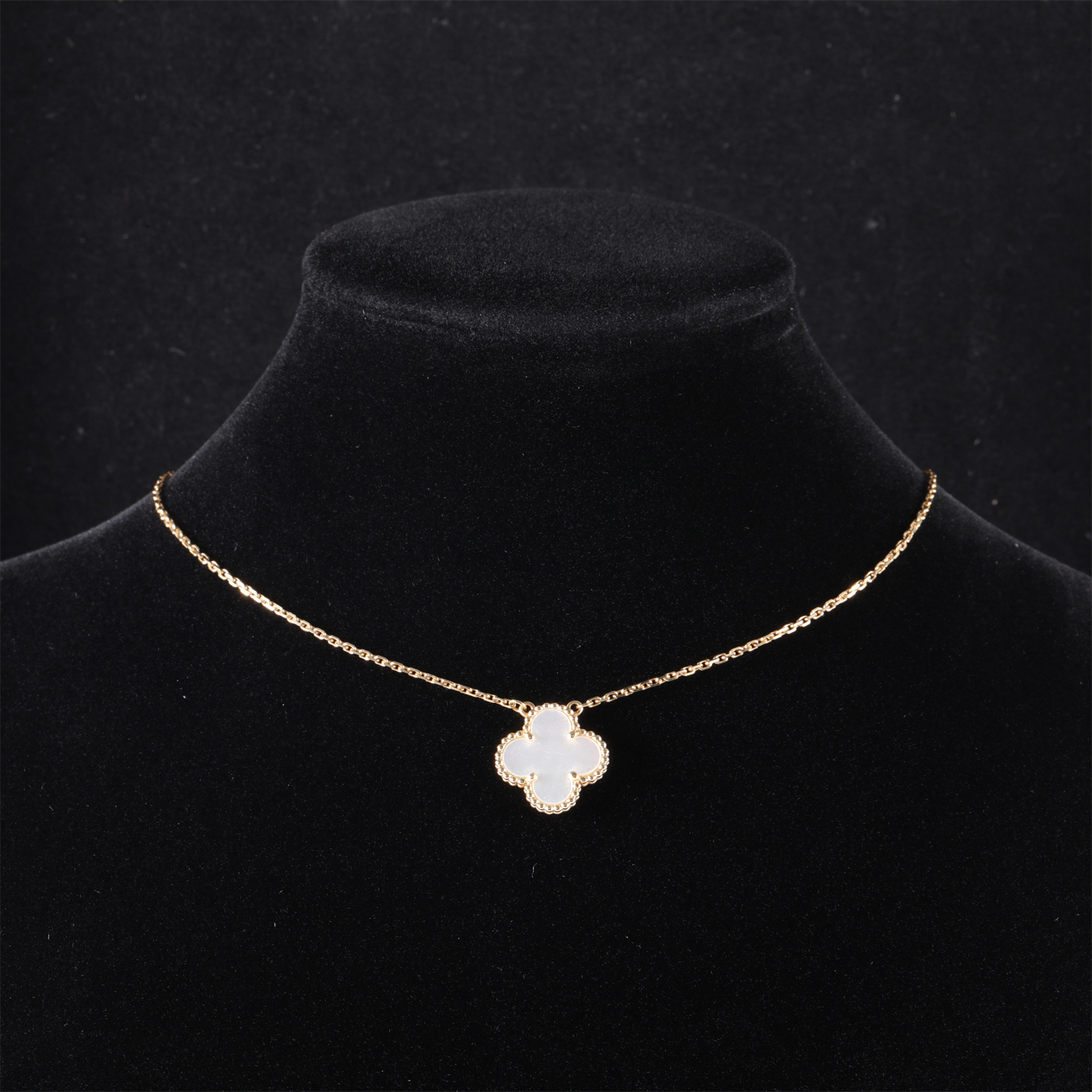 99新 梵克雅宝 小花攀攀 中号单花项链 新扣 18K黄金/白贝母 项链